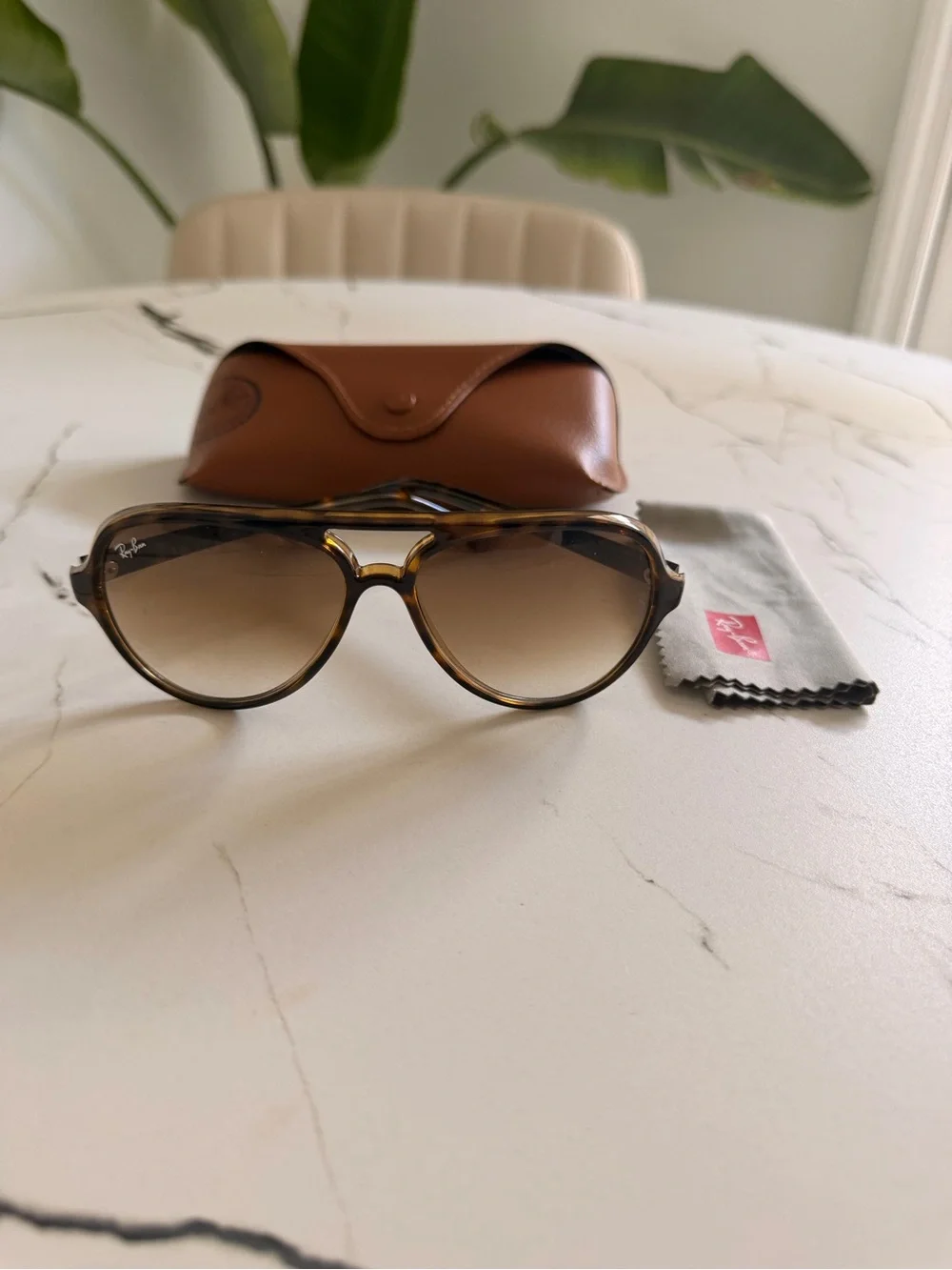 Ray-Ban Brown Gradient Aviator Sunglasses with Tortoiseshell Frame